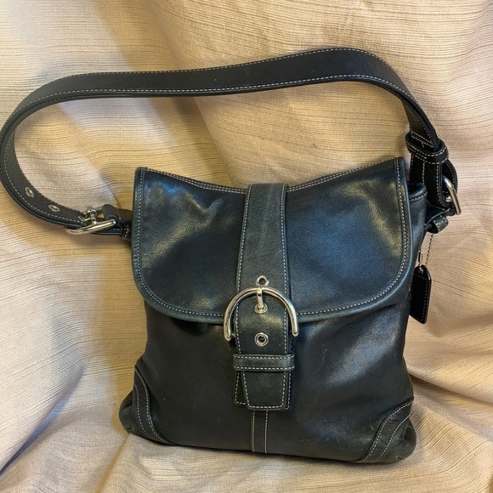 Coach vintage shoulder bag w/2 large compartments
